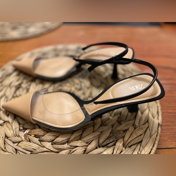 Black & Tan Low Heel - Picture 2 of 2